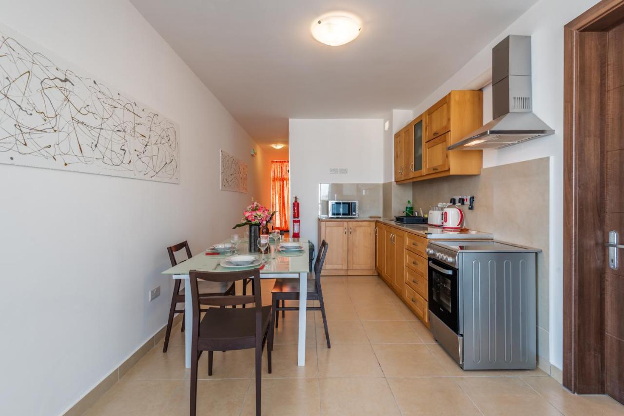 Penthouse With Seaview Terrace Appartement St. Paul's Bay Buitenkant foto