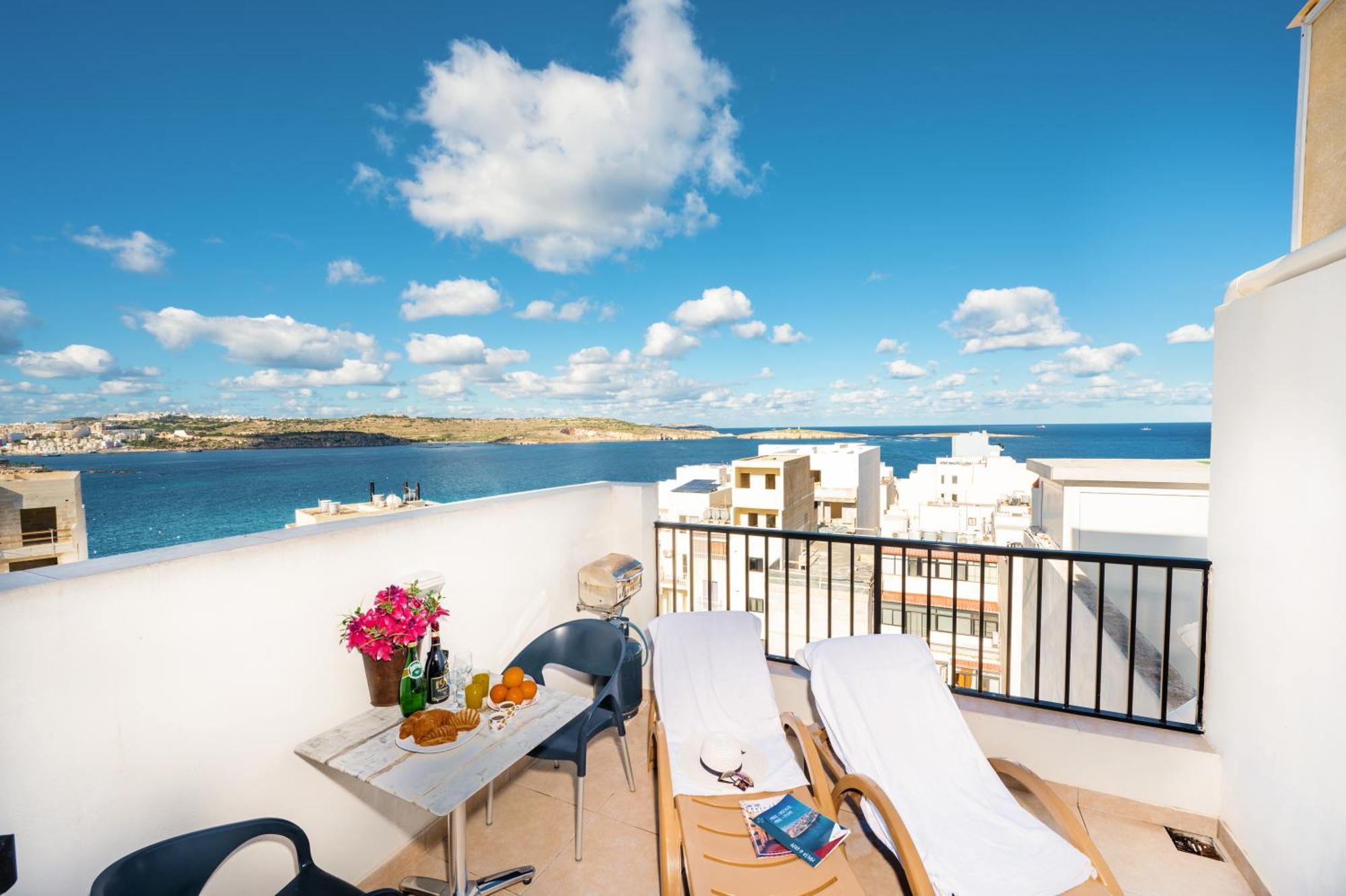 Penthouse With Seaview Terrace Appartement St. Paul's Bay Buitenkant foto